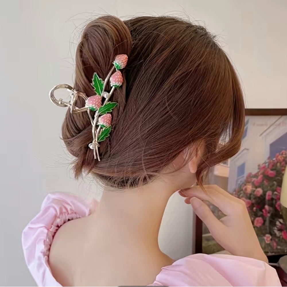 NIB Metal Strawberry Claw Hair Clip